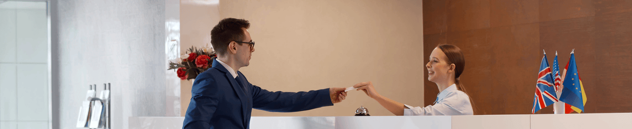 Touchskjermer for hotell og restaurant